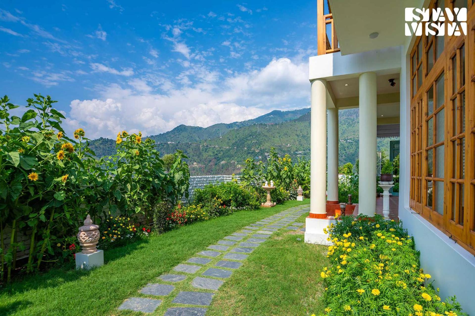 Stayvista At The Oakridge 4 Bhk Villa In Dharamshala With Jacuzzi & Balcony Chamba (Himachal Pradesh) Exteriér fotografie