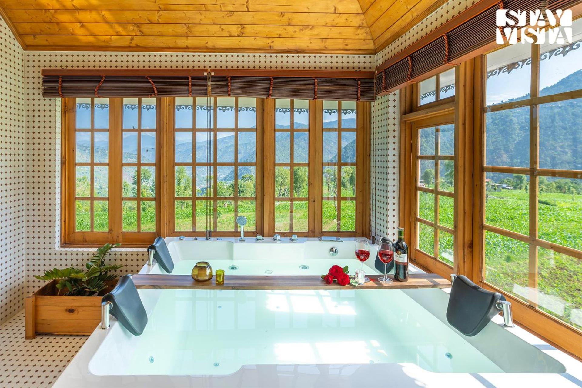 Stayvista At The Oakridge 4 Bhk Villa In Dharamshala With Jacuzzi & Balcony Chamba (Himachal Pradesh) Exteriér fotografie